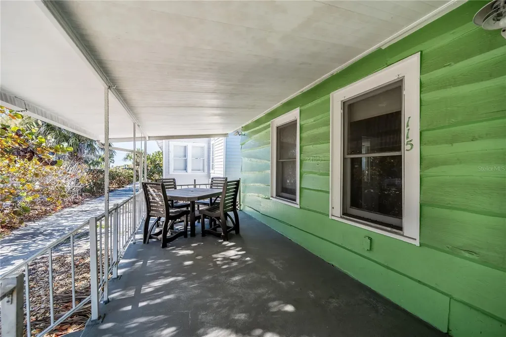 115 124th Avenue W Treasure Island FL 33706