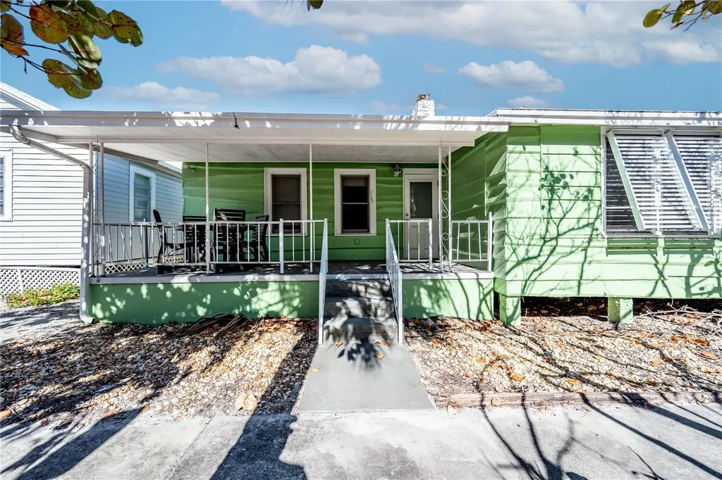 115 124th Avenue W Treasure Island FL 33706