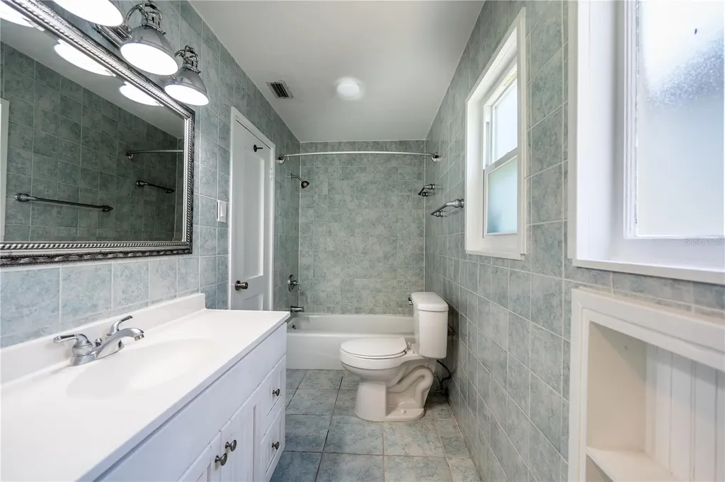 115 124th Avenue W Treasure Island FL 33706