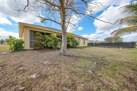 2117 NE 40th Street Cape Coral FL 33909