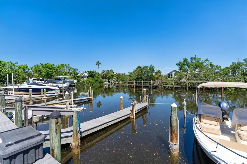 720 Sorrento Inlet Nokomis FL 34275