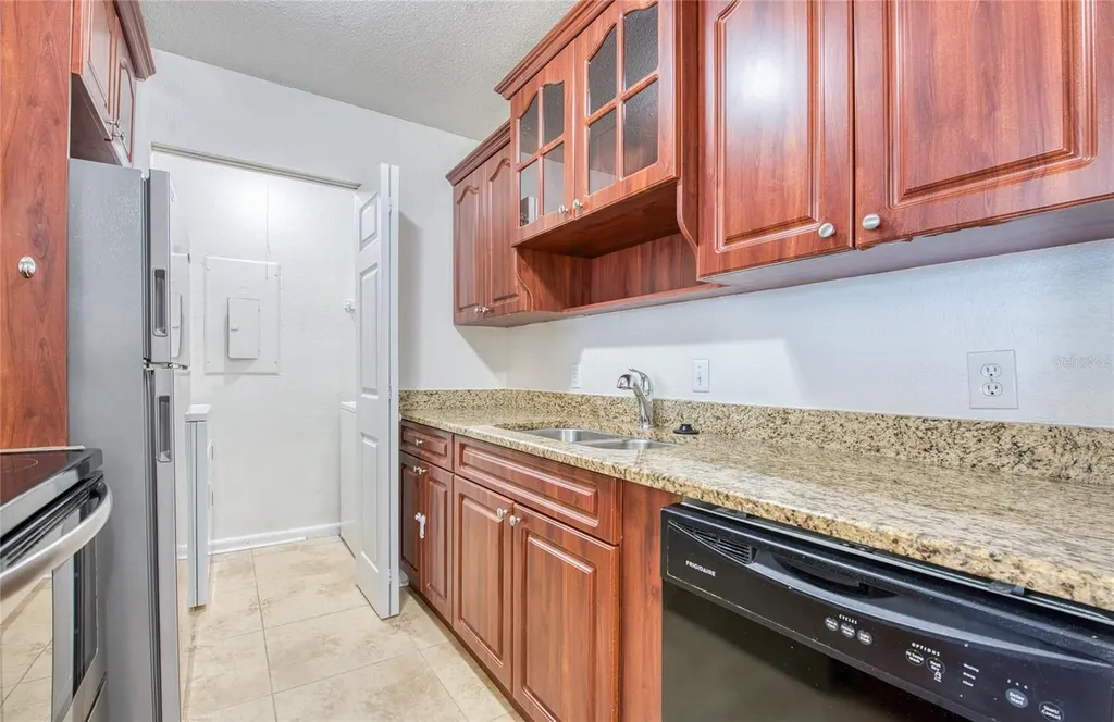 455 Alt 19 S Palm Harbor FL 34683