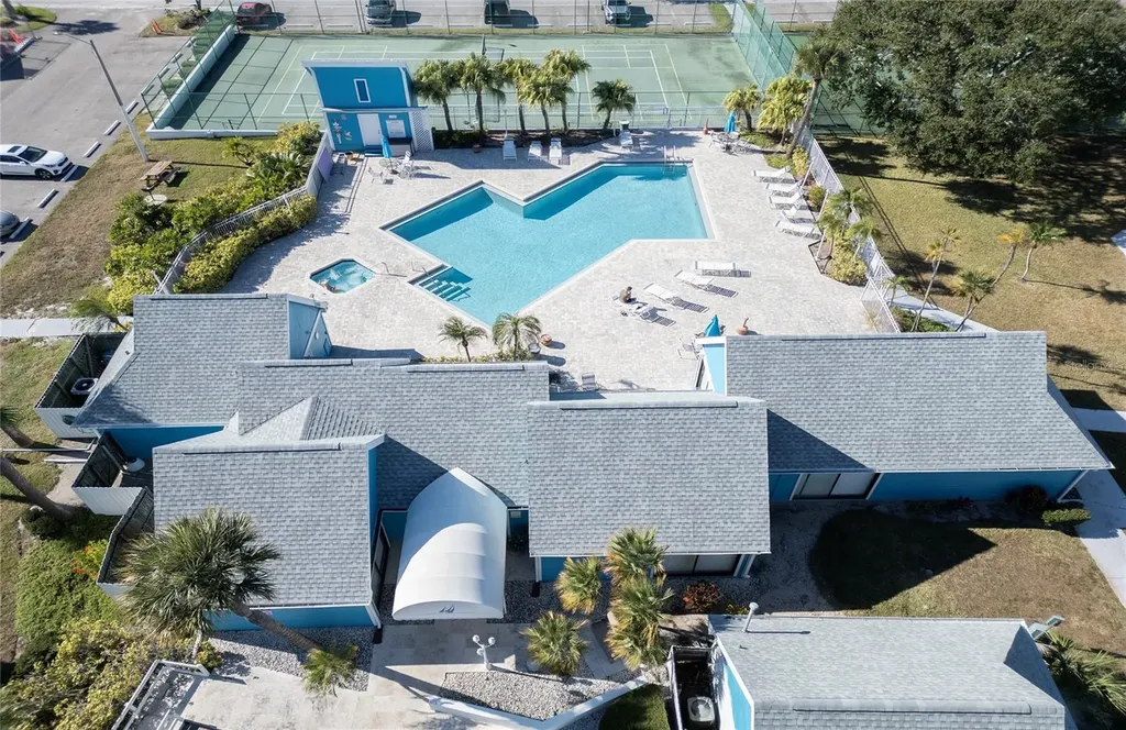 455 Alt 19 S Palm Harbor FL 34683