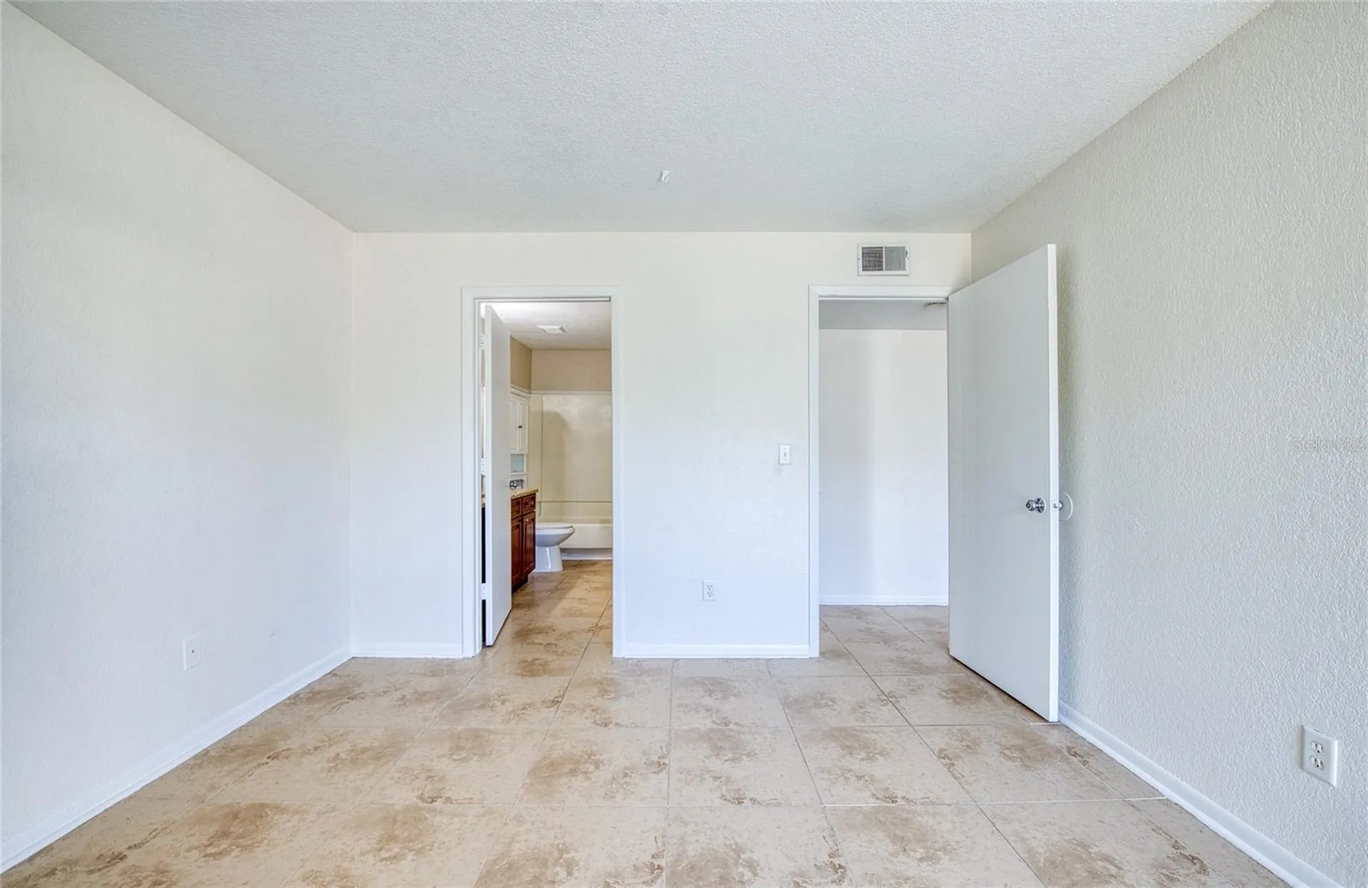 455 Alt 19 S Palm Harbor FL 34683
