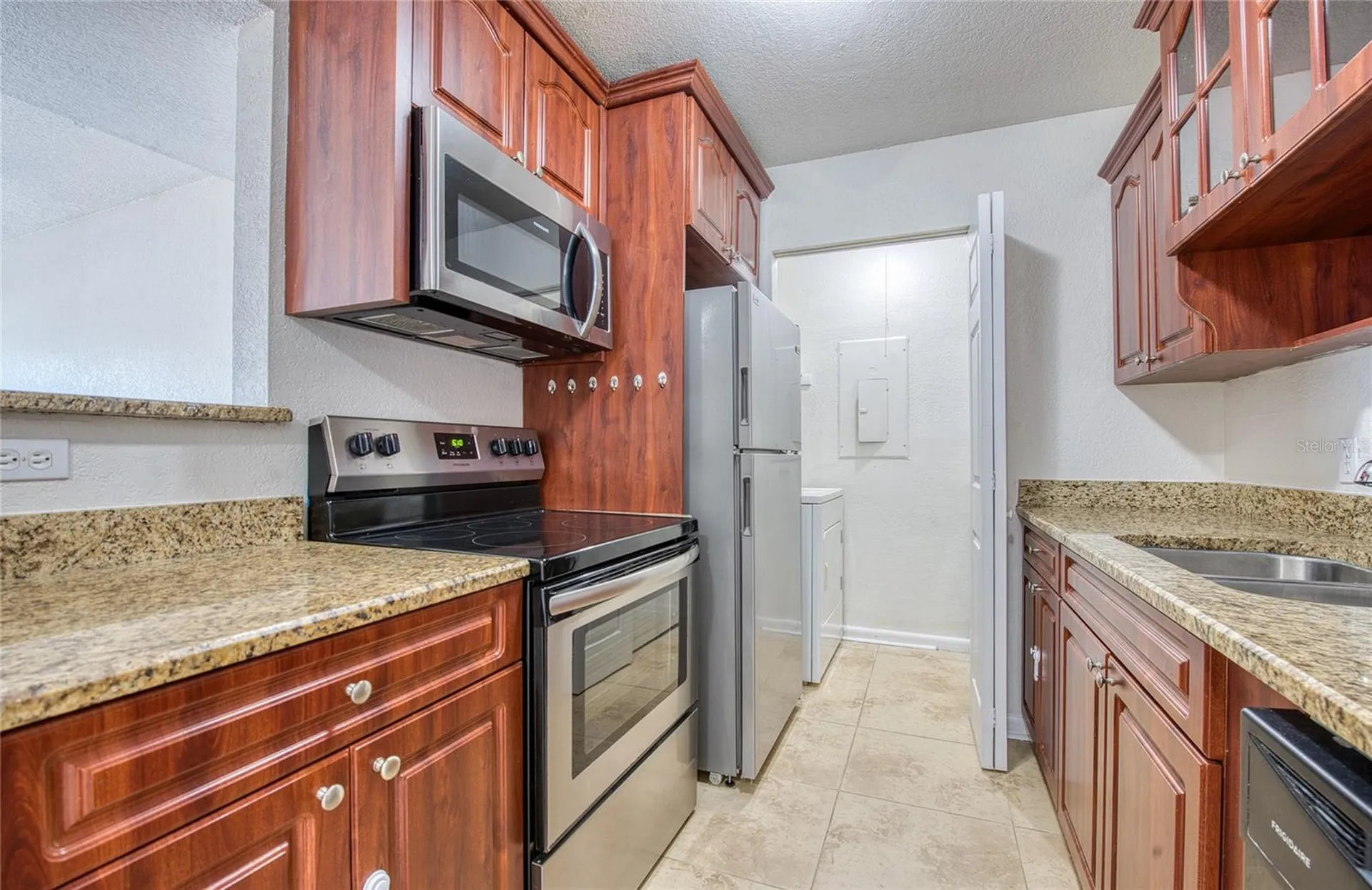 455 Alt 19 S Palm Harbor FL 34683