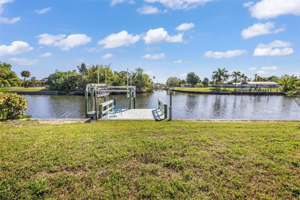 137 Bedford Drive NE Port Charlotte FL 33952
