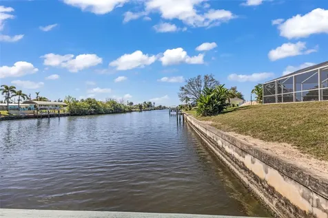 137 Bedford Drive NE Port Charlotte FL 33952