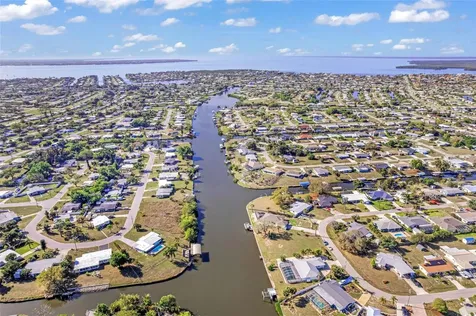 137 Bedford Drive NE Port Charlotte FL 33952