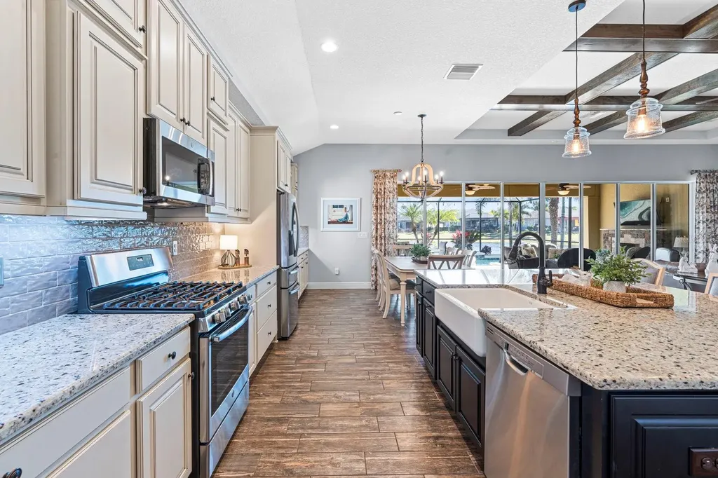 7328 Paradiso Drive Apollo Beach FL 33572