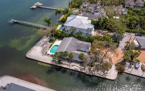 1267 Starboard Lane Sarasota FL 34242