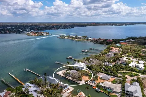 1267 Starboard Lane Sarasota FL 34242