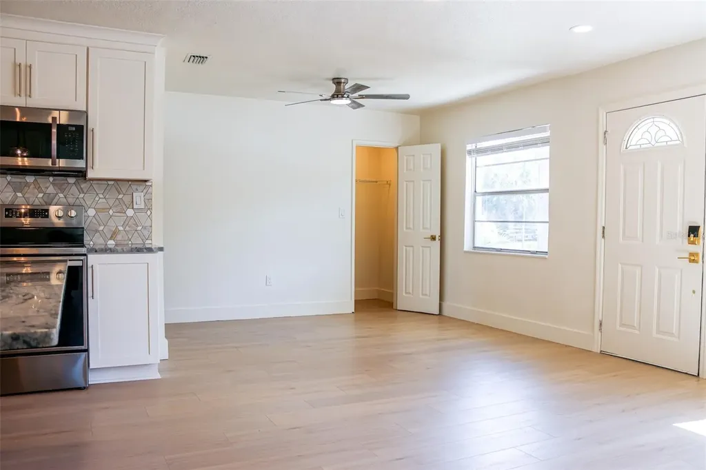 4211 W Bay View Avenue Tampa FL 33611
