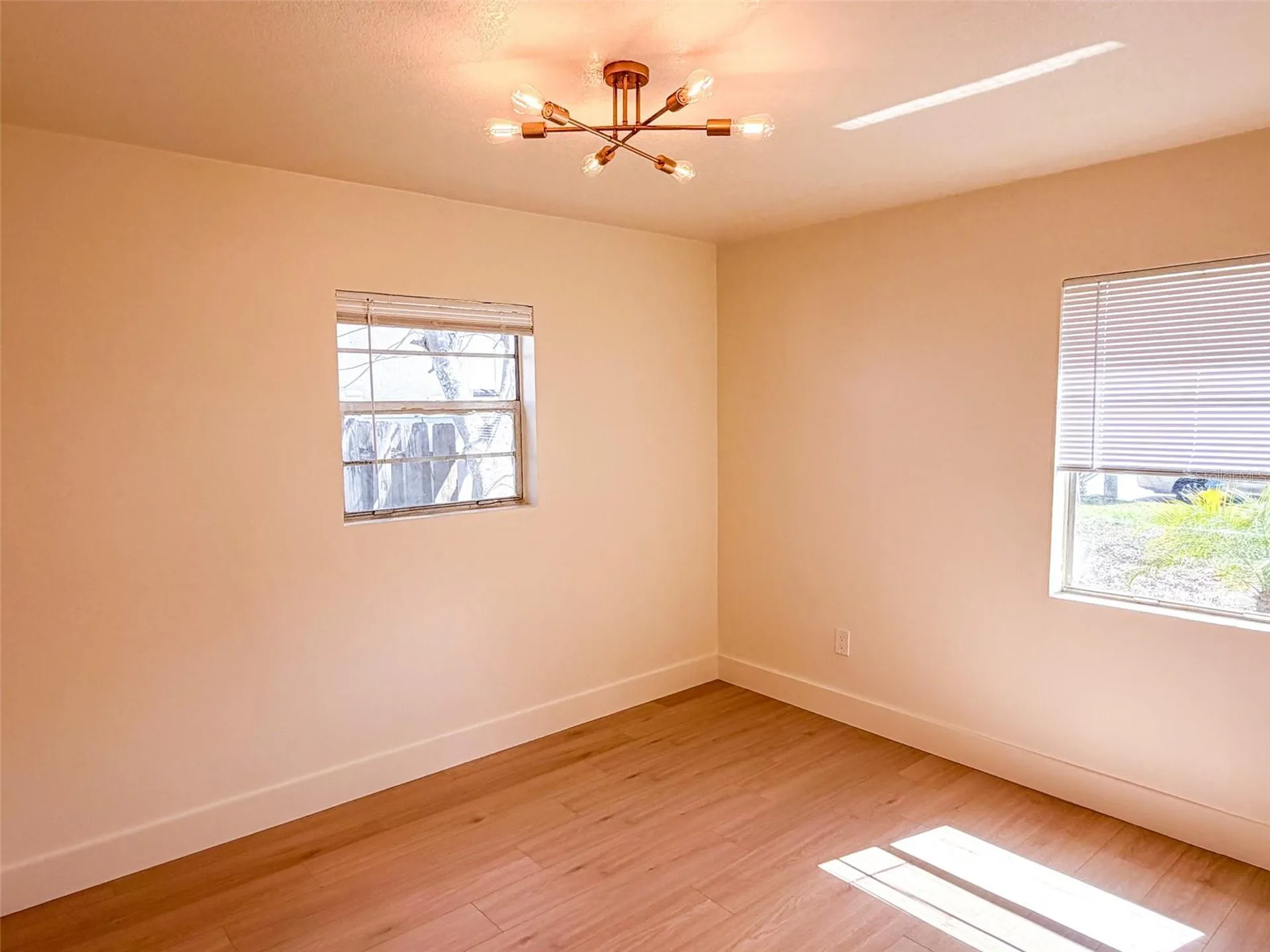 4211 W Bay View Avenue Tampa FL 33611
