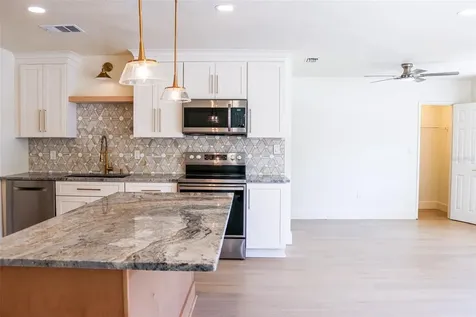 4211 W Bay View Avenue Tampa FL 33611