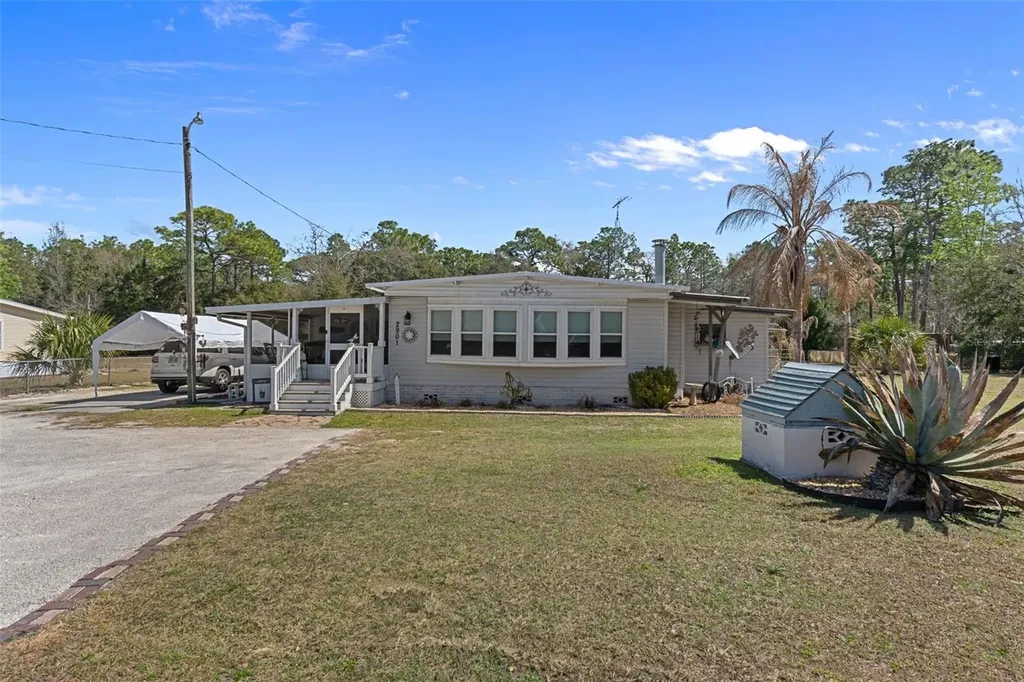 2901 S Pine Ridge Avenue Homosassa FL 34448