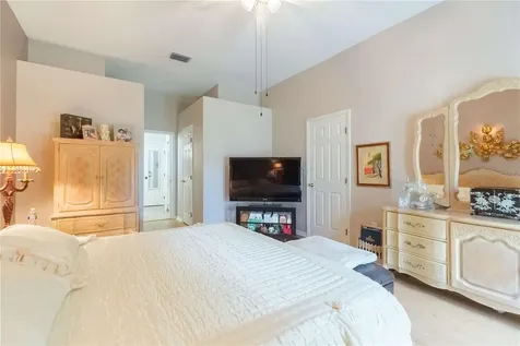 17746 Nathans Drive Tampa FL 33647