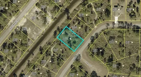 1049 Lilac Street E Lehigh Acres FL 33974
