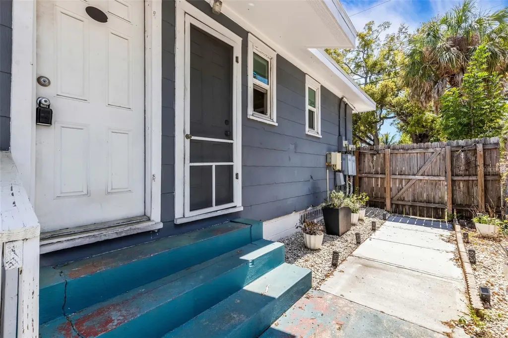 1608, 1610, 1612 11th Street W Bradenton FL 34205