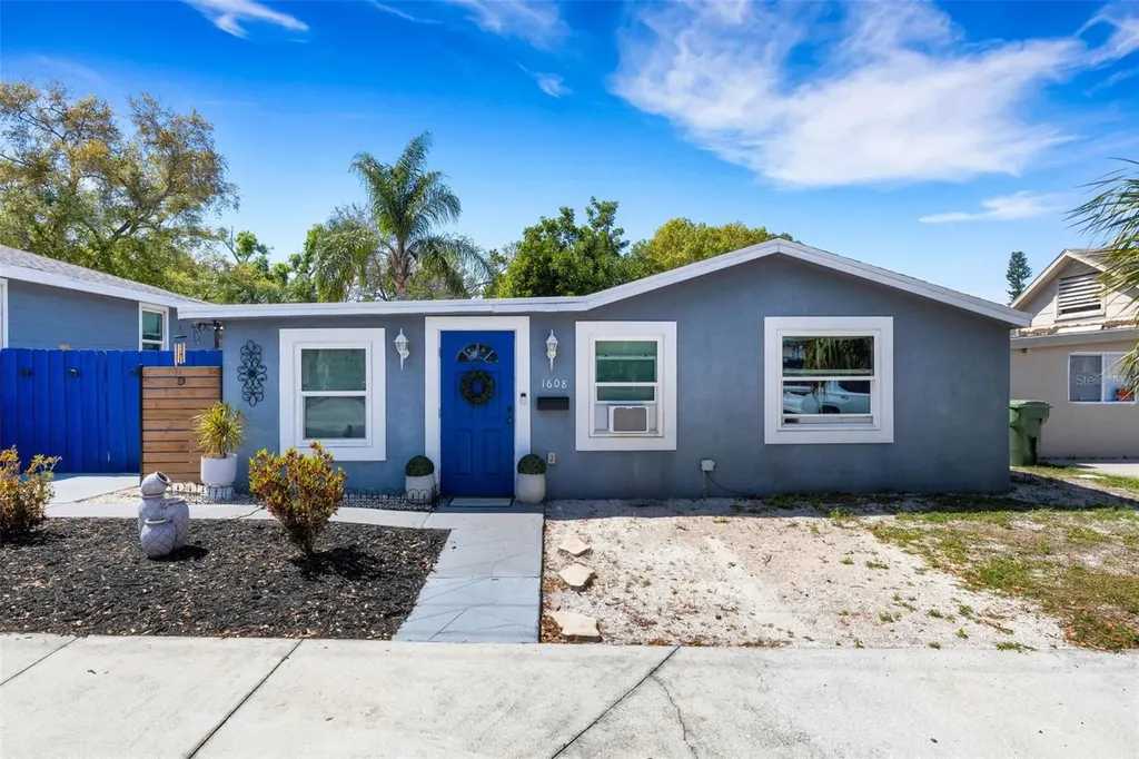 1608, 1610, 1612 11th Street W Bradenton FL 34205