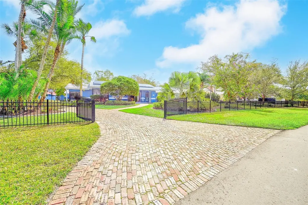 1725 Long Bow Lane Clearwater FL 33764