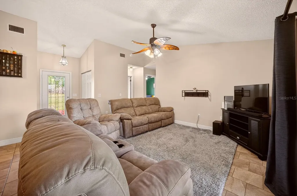 12584 Wedgefield Drive Grand Island FL 32735