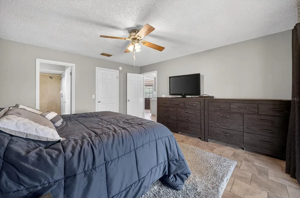 12584 Wedgefield Drive Grand Island FL 32735