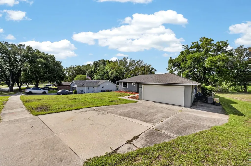 12584 Wedgefield Drive Grand Island FL 32735