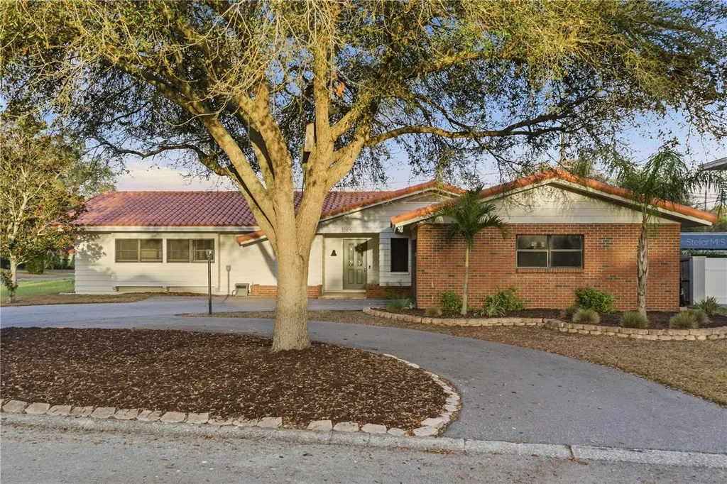 1001 Willowbranch Avenue Clearwater FL 33764