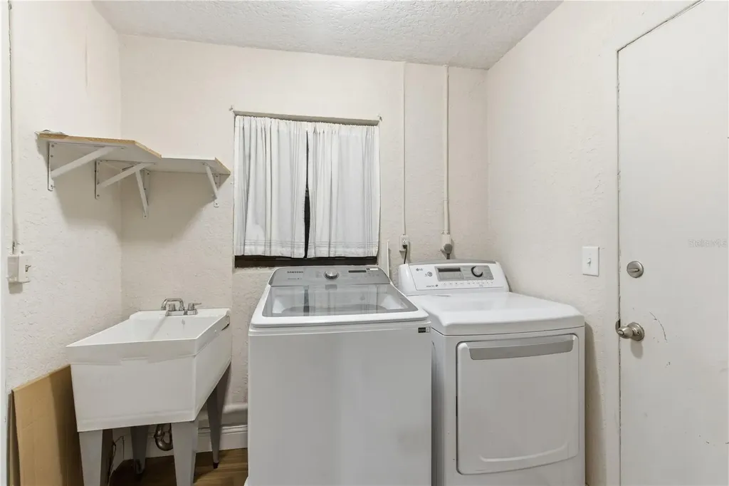 1001 Willowbranch Avenue Clearwater FL 33764
