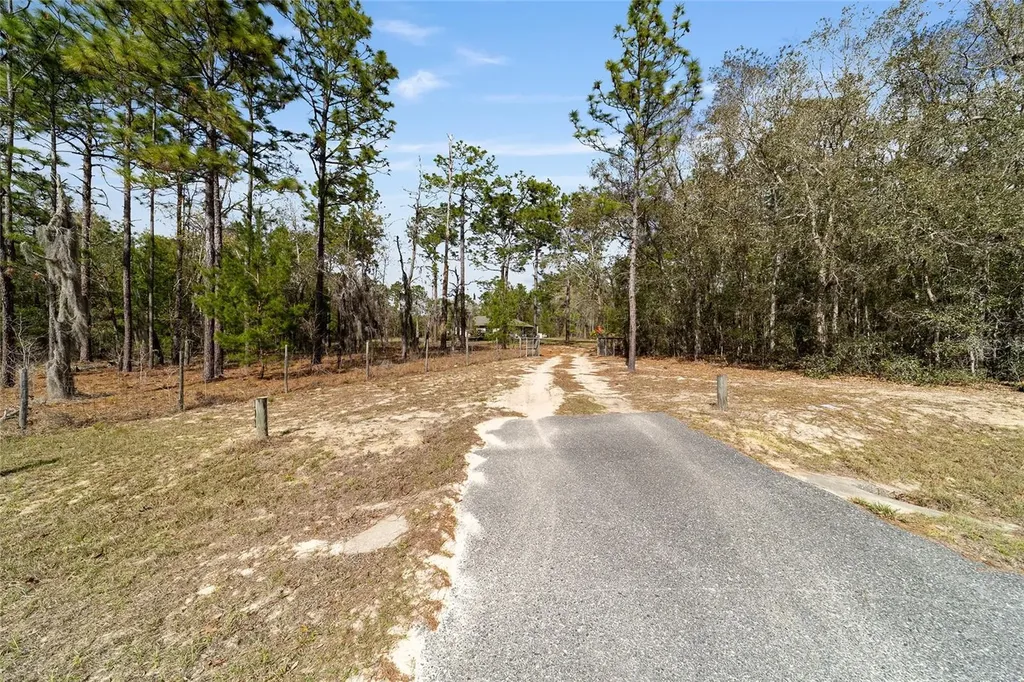 102 Whirlwind Way Hawthorne FL 32640