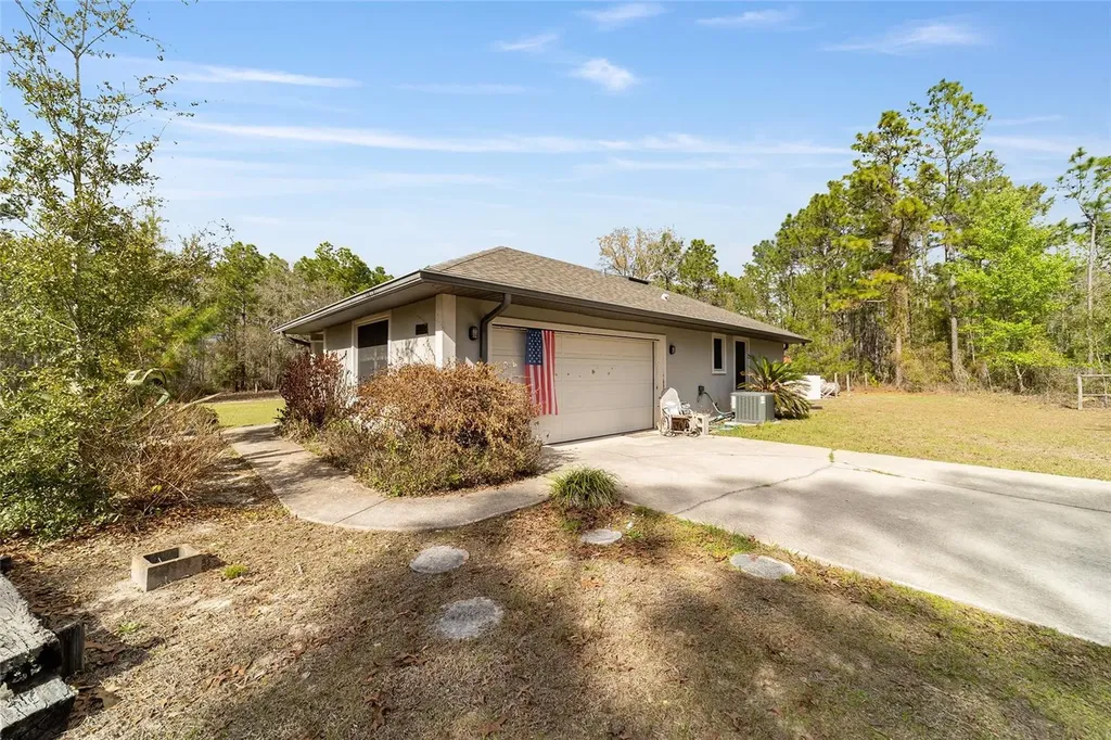102 Whirlwind Way Hawthorne FL 32640