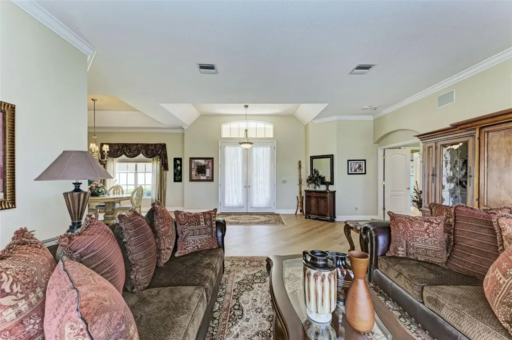 8315 Eagle Crossing Sarasota FL 34241