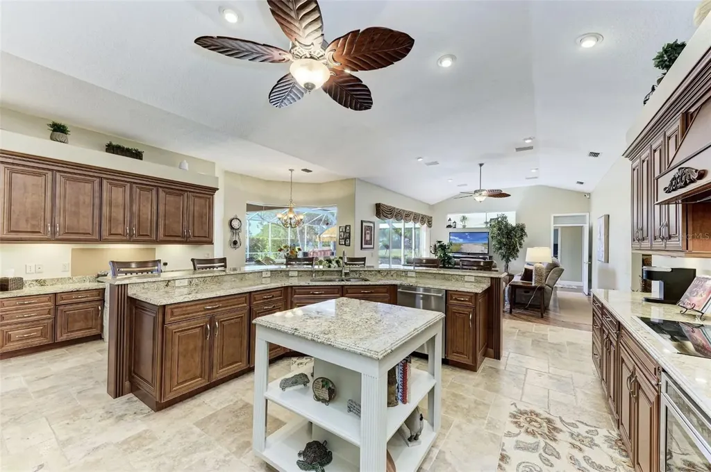 8315 Eagle Crossing Sarasota FL 34241