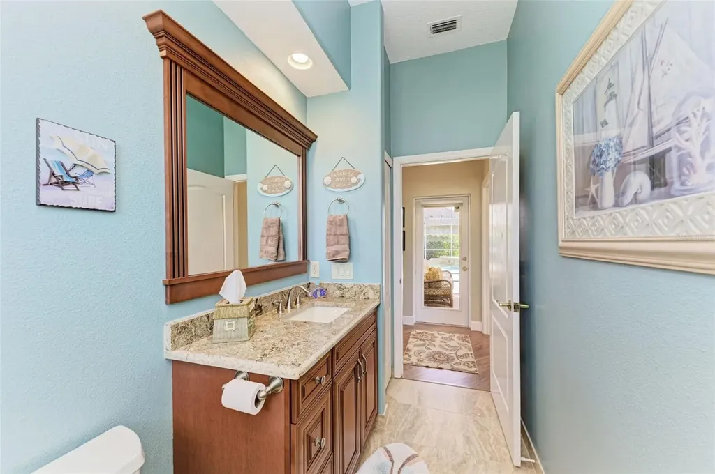 8315 Eagle Crossing Sarasota FL 34241
