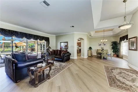 8315 Eagle Crossing Sarasota FL 34241
