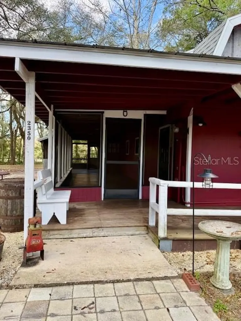 2350 SE 41 Highway Morriston FL 32668