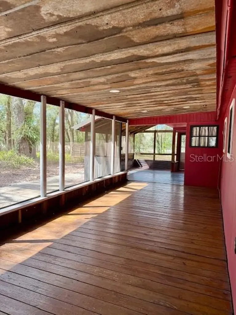 2350 SE 41 Highway Morriston FL 32668
