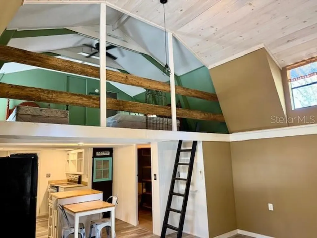 2350 SE 41 Highway Morriston FL 32668