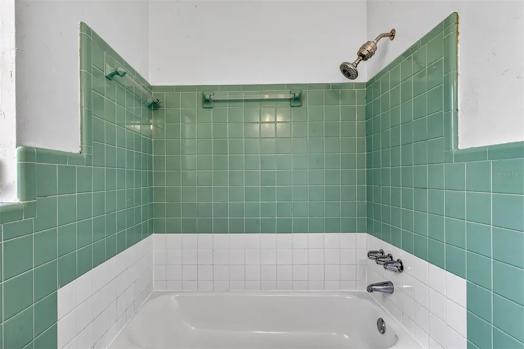 2200 NE 16th Terrace Gainesville FL 32609