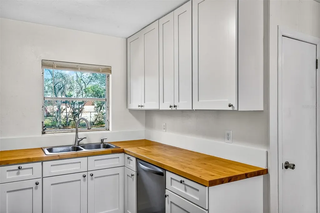2200 NE 16th Terrace Gainesville FL 32609
