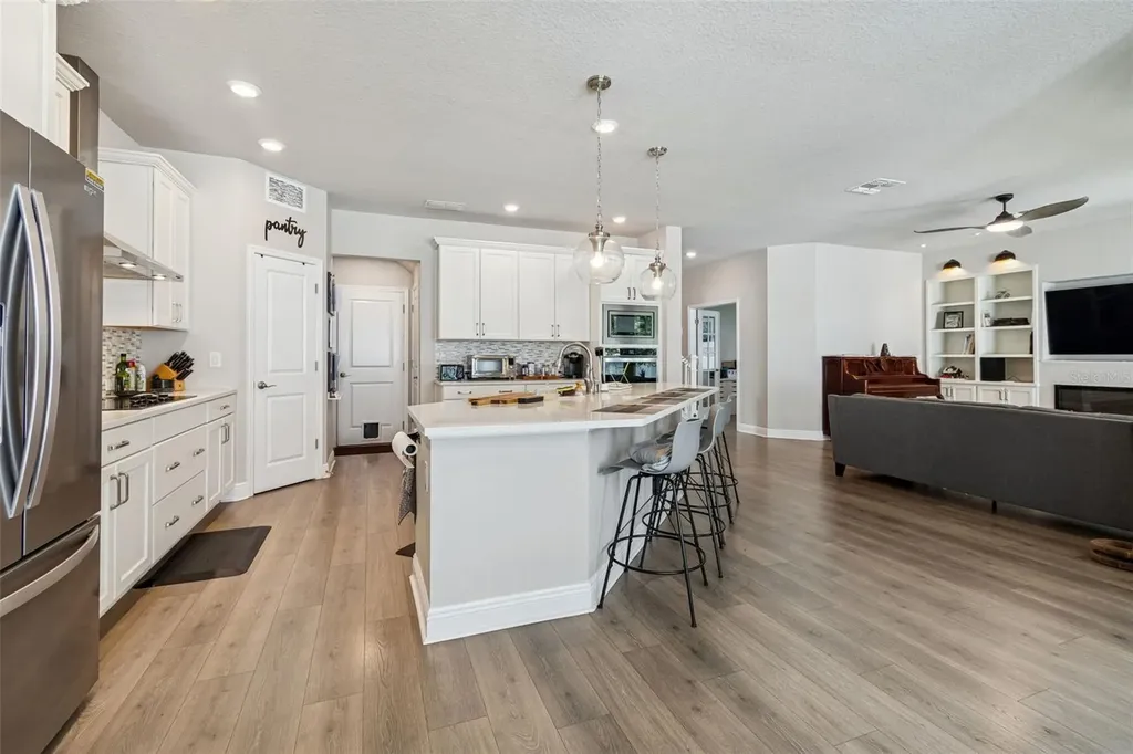 2407 W Carmen Street Tampa FL 33609