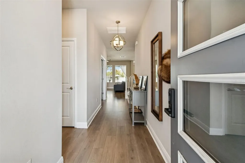 2407 W Carmen Street Tampa FL 33609
