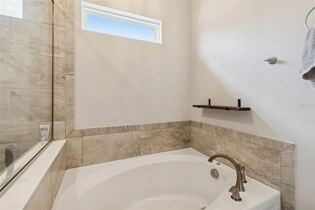 2407 W Carmen Street Tampa FL 33609