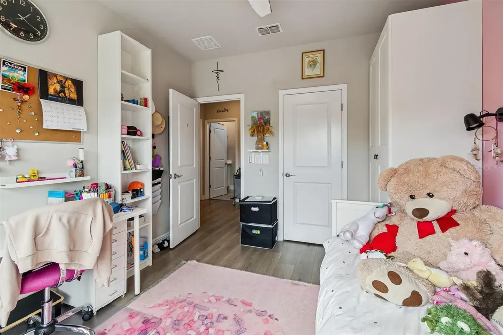 2407 W Carmen Street Tampa FL 33609