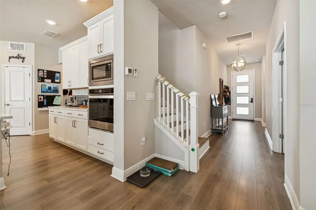 2407 W Carmen Street Tampa FL 33609