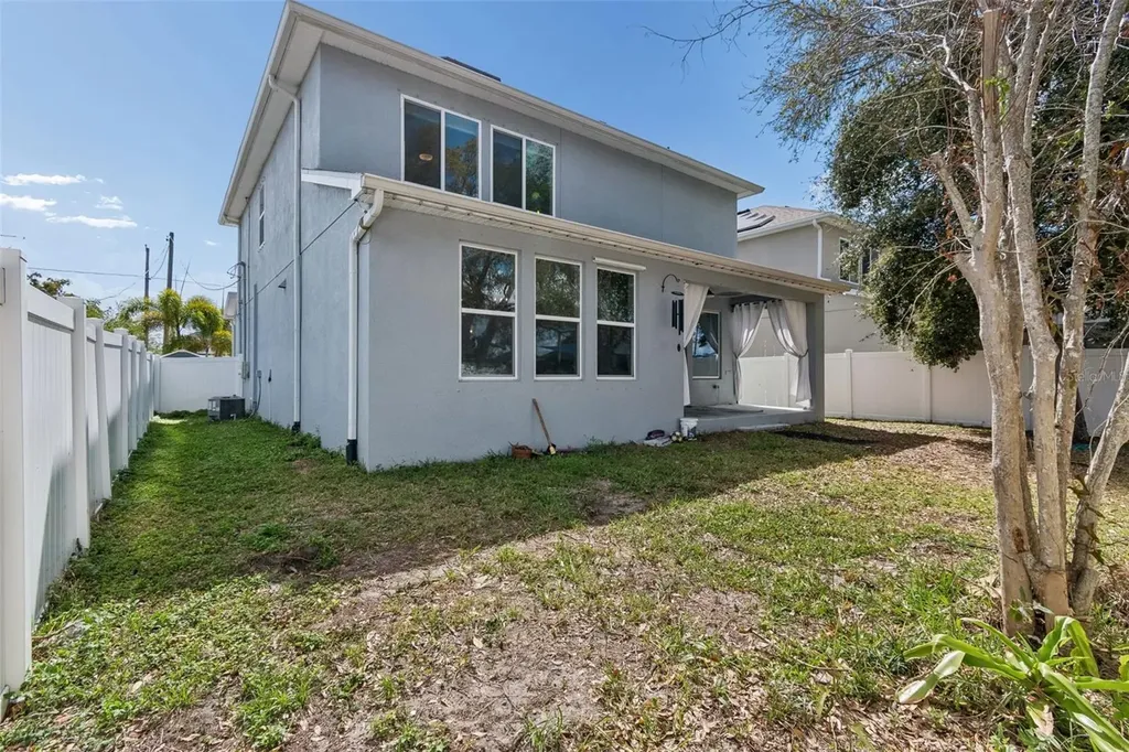 2407 W Carmen Street Tampa FL 33609