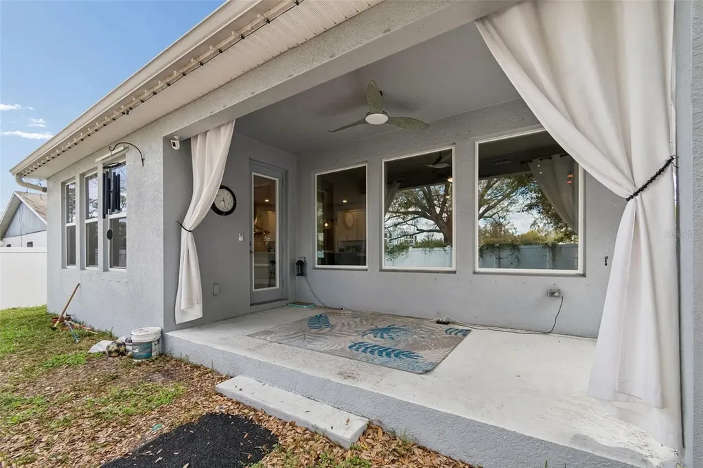 2407 W Carmen Street Tampa FL 33609