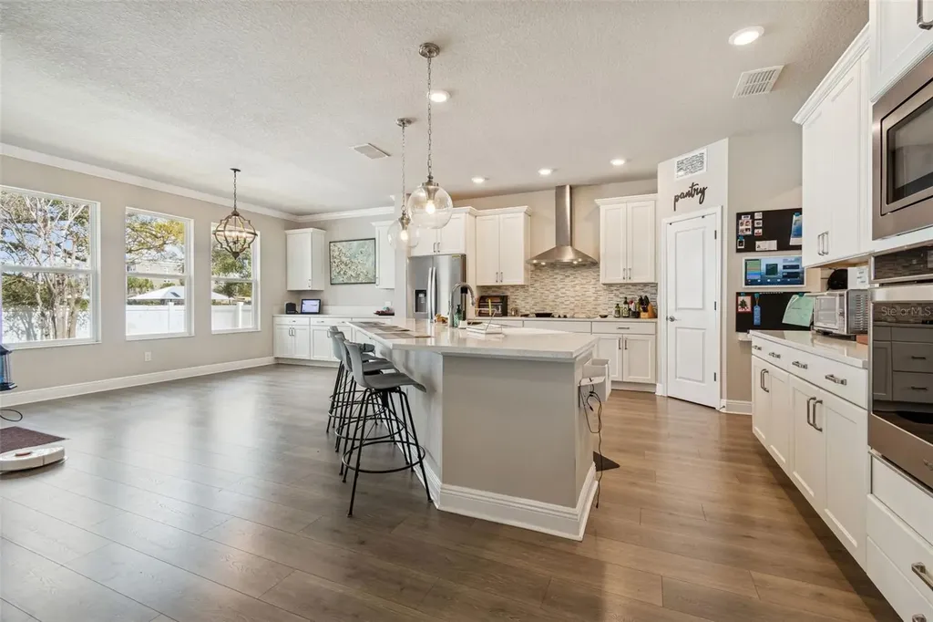 2407 W Carmen Street Tampa FL 33609