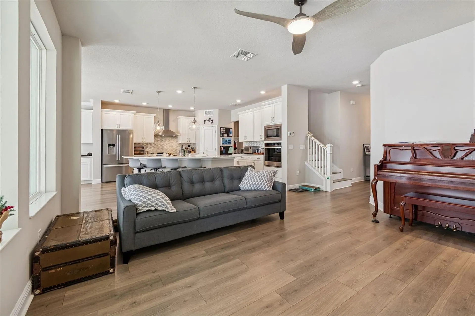 2407 W Carmen Street Tampa FL 33609