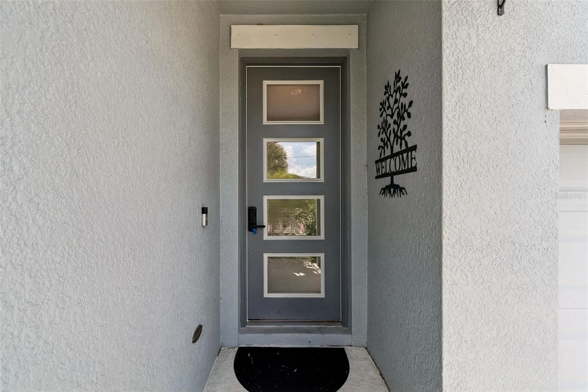 2407 W Carmen Street Tampa FL 33609